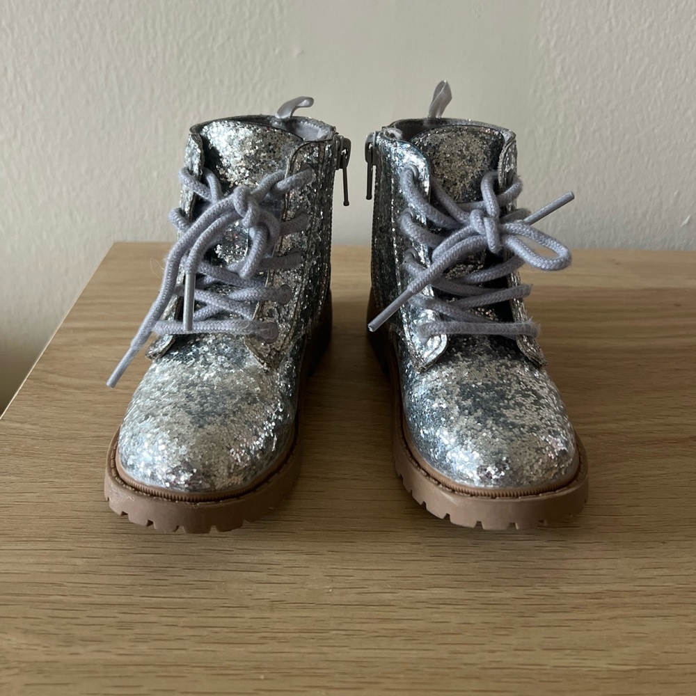 Size 7 toddler combat boots. Sparkle.